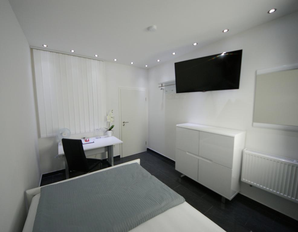 Hotel Am Rosenplatz,24 Stunden Check In, Kostenfreie Parkplaetze Brechtorf Room photo