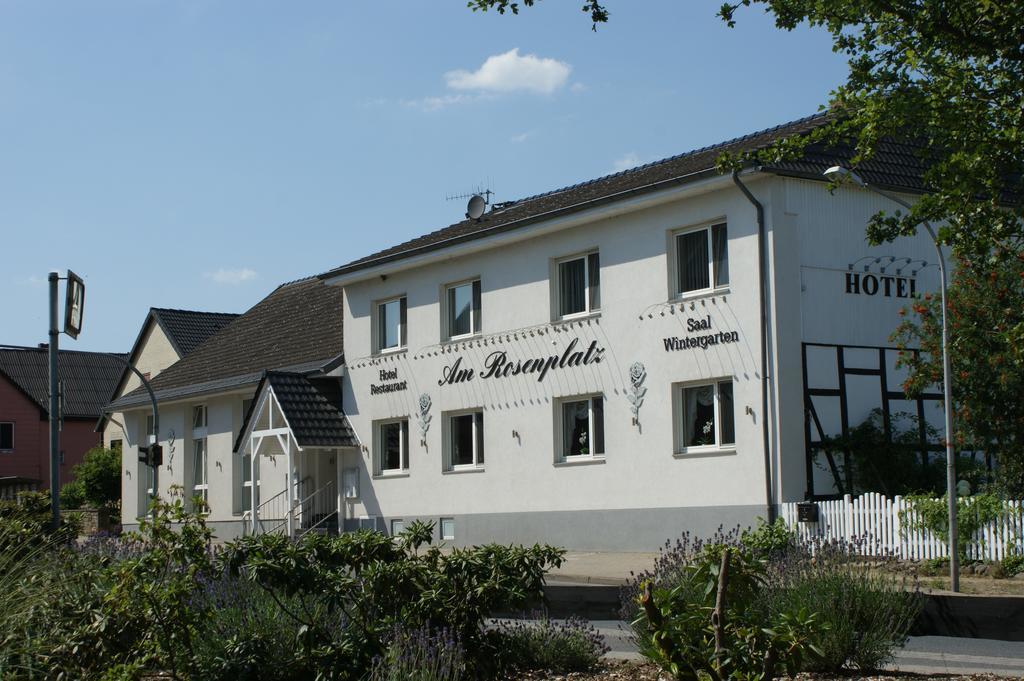 Hotel Am Rosenplatz,24 Stunden Check In, Kostenfreie Parkplaetze Brechtorf Exterior photo