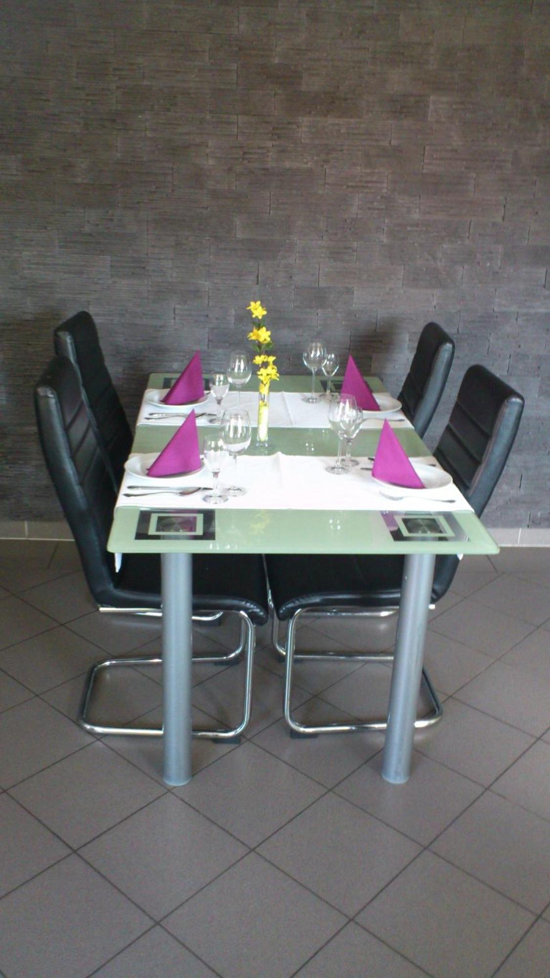 Hotel Am Rosenplatz,24 Stunden Check In, Kostenfreie Parkplaetze Brechtorf Exterior photo