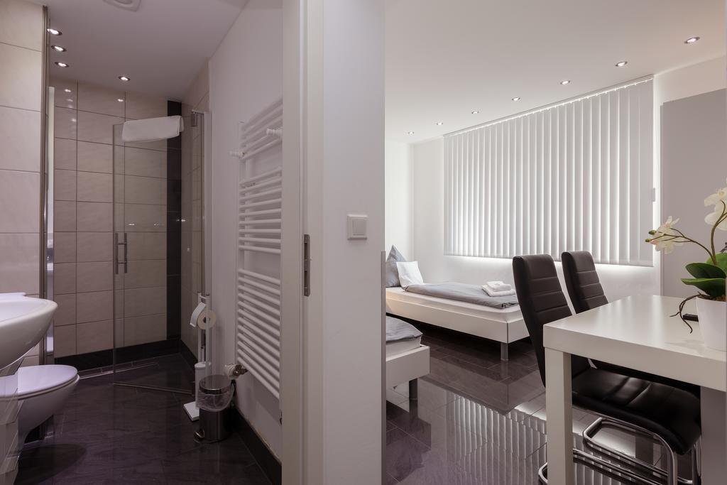 Hotel Am Rosenplatz,24 Stunden Check In, Kostenfreie Parkplaetze Brechtorf Exterior photo