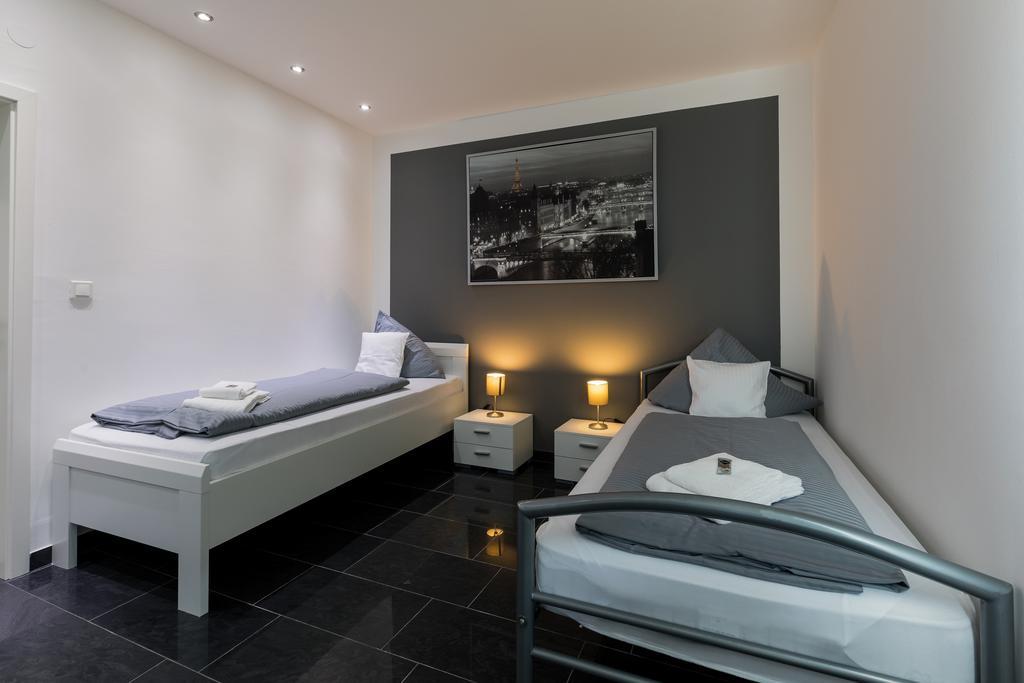 Hotel Am Rosenplatz,24 Stunden Check In, Kostenfreie Parkplaetze Brechtorf Exterior photo